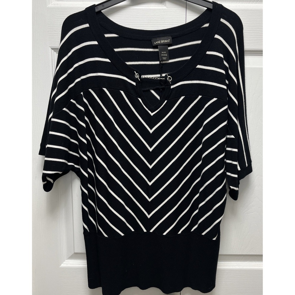 Lane Bryant Womens Sz 18/20 Short Sleeve Top Black With Strips Knit.